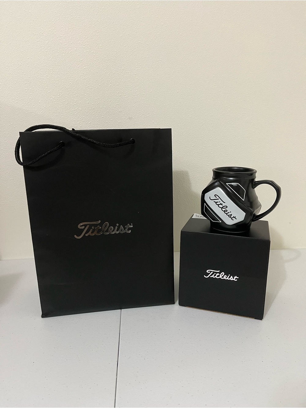 NWT Titleist Ceramic Coffee Mug In Box and Gift Bag Set